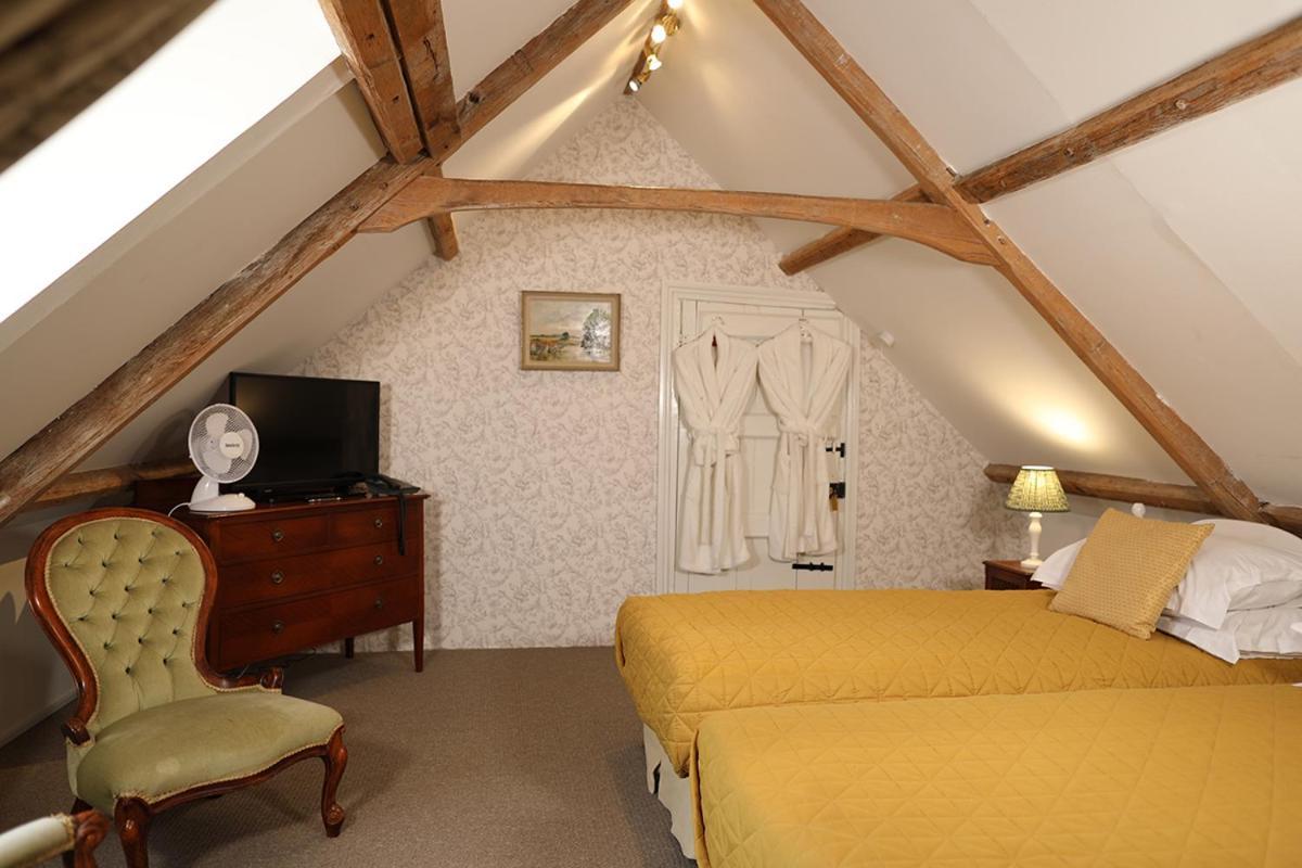 Carrick'S At Castle Farm Hotel Swanton Morley Exterior foto